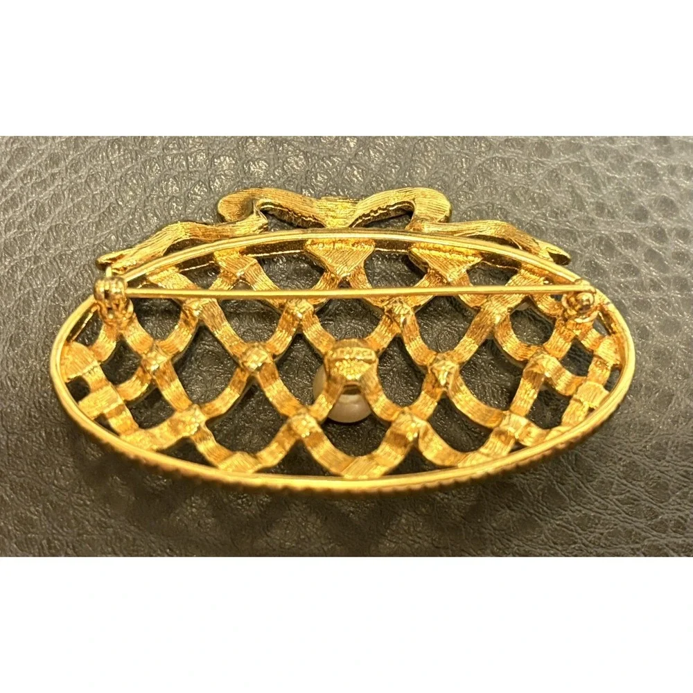 Vintage MONET Gold Tone Brooch Oval Ornament Bow Faux Pearl Christmas Holiday